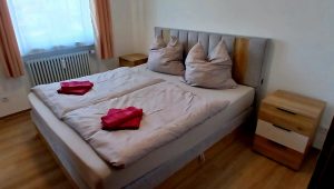 Ferienwohnung Betz Schlafzimmer Petersthal Allgäu
